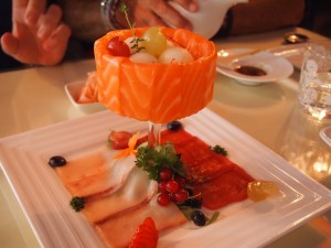 Sashi de salmón, lubina y atún